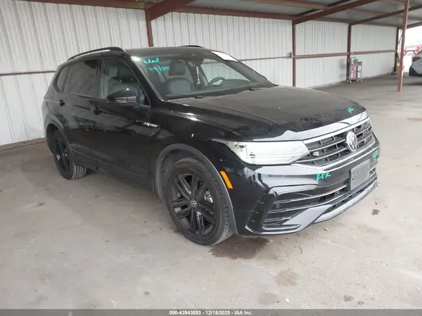3VV8B7AX7NM166913 2022 VOLKSWAGEN TIGUAN - Image 1