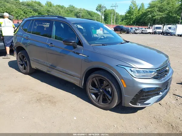 3VV8B7AX7PM127063 2023 VOLKSWAGEN TIGUAN - Image 1