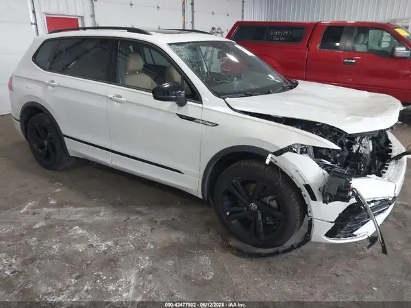 3VV8B7AX7RM059124 2024 VOLKSWAGEN TIGUAN - Image 1