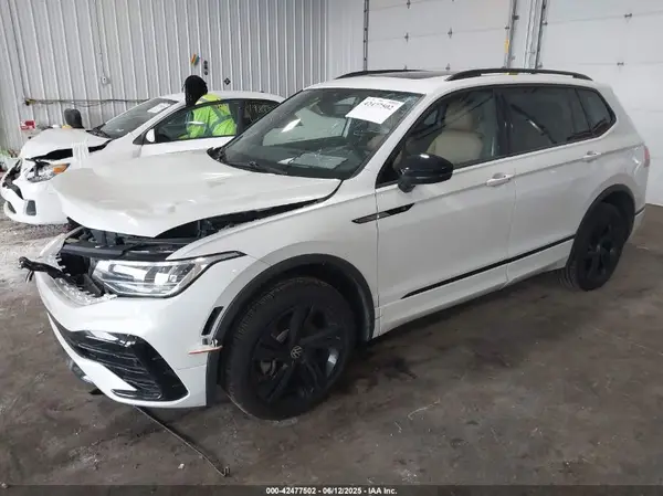3VV8B7AX7RM059124 2024 VOLKSWAGEN TIGUAN - Image 2