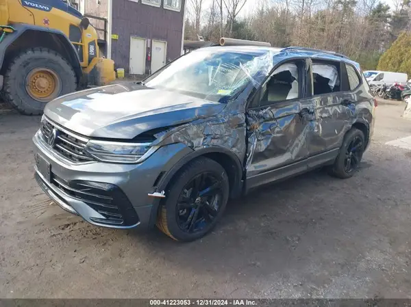 3VV8B7AX7RM060631 2024 VOLKSWAGEN TIGUAN - Image 2