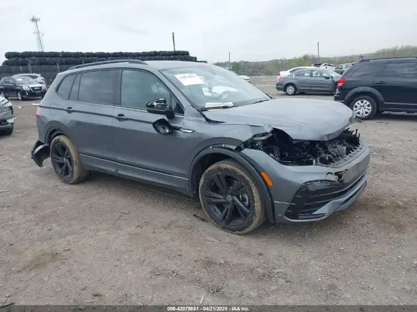 3VV8B7AX7RM081396 2024 VOLKSWAGEN TIGUAN - Image 1