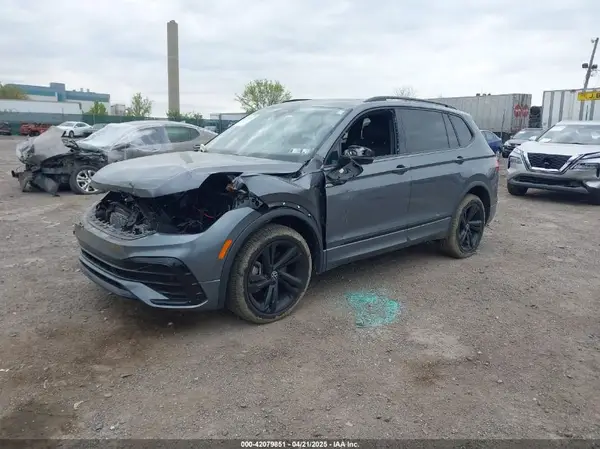 3VV8B7AX7RM081396 2024 VOLKSWAGEN TIGUAN - Image 2