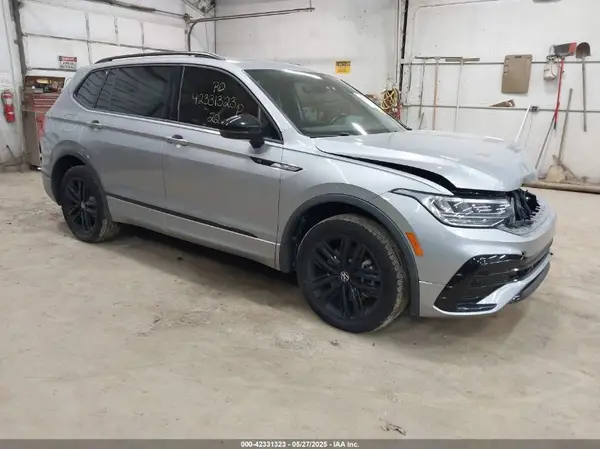 3VV8B7AX8NM044884 2022 VOLKSWAGEN TIGUAN - Image 1