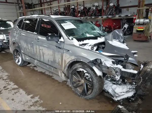 3VV8B7AX8PM135480 2023 VOLKSWAGEN TIGUAN - Image 1