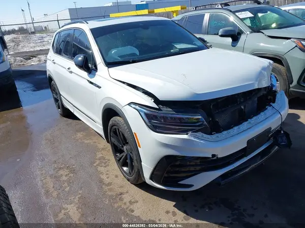 3VV8B7AX8RM048987 2024 VOLKSWAGEN TIGUAN - Image 1