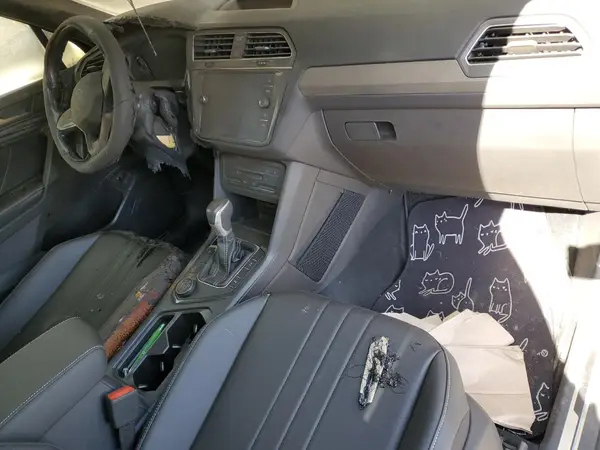 3VV8B7AX8RM232326 2024 VOLKSWAGEN TIGUAN - Image 8