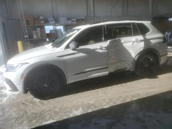 3VV8B7AX9NM065565 2022 VOLKSWAGEN TIGUAN - Image 1