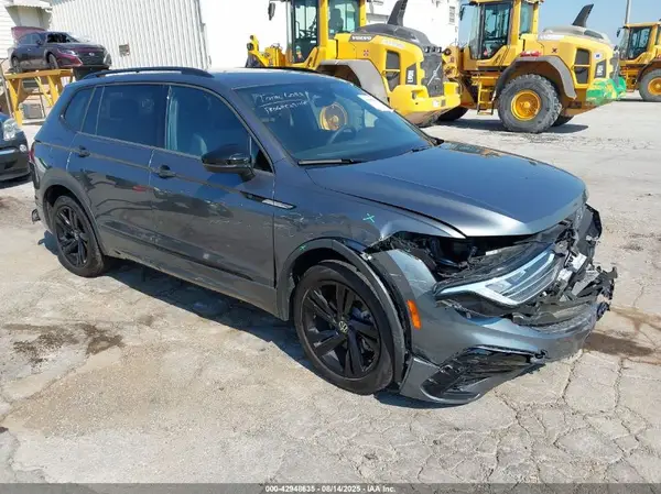 3VV8B7AX9RM099771 2024 VOLKSWAGEN TIGUAN - Image 1