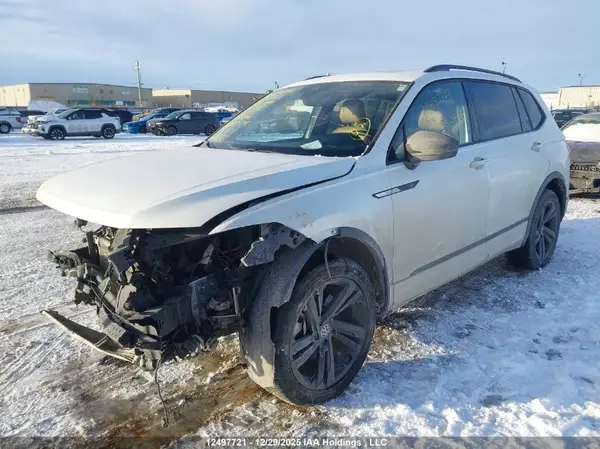 3VV8B7AX9RM131330 2024 VOLKSWAGEN TIGUAN - Image 2