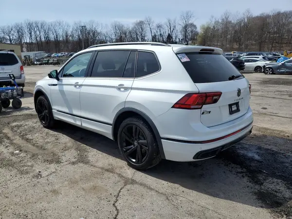 3VV8B7AX9RM132901 2024 VOLKSWAGEN TIGUAN - Image 2