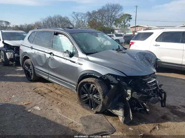 3VV8B7AXXNM041887 2022 VOLKSWAGEN TIGUAN - Image 1