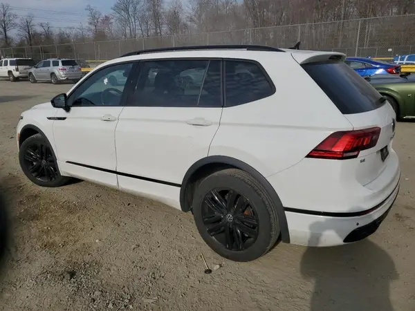 3VV8B7AXXNM169059 2022 VOLKSWAGEN TIGUAN - Image 2