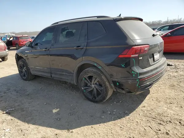 3VV8B7AXXRM231775 2024 VOLKSWAGEN TIGUAN - Image 2