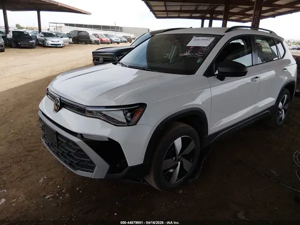 3VV8C7B23SM045033 2025 VOLKSWAGEN TAOS - Image 2