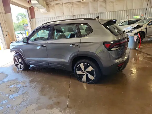 3VV8C7B23SM048627 2025 VOLKSWAGEN TAOS - Image 2