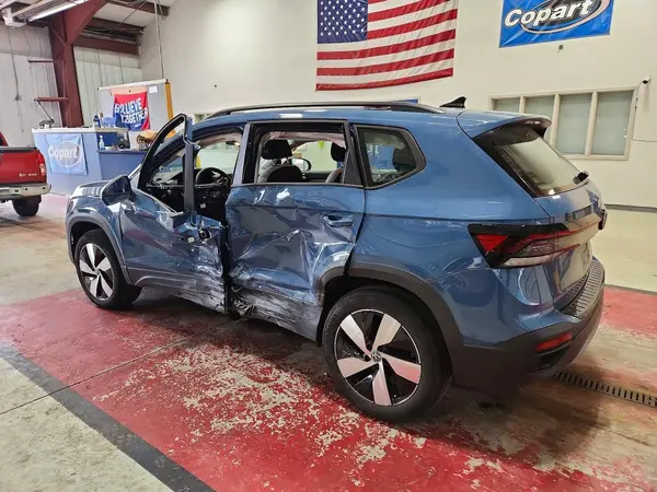 3VV8C7B23SM085046 2025 VOLKSWAGEN TAOS - Image 2