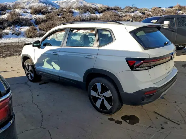 3VV8C7B26SM034110 2025 VOLKSWAGEN TAOS - Image 2