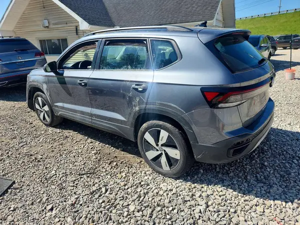 3VV8C7B26SM037783 2025 VOLKSWAGEN TAOS - Image 2