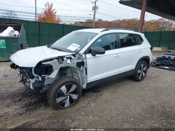 3VV8C7B28SM015770 2025 VOLKSWAGEN TAOS - Image 2