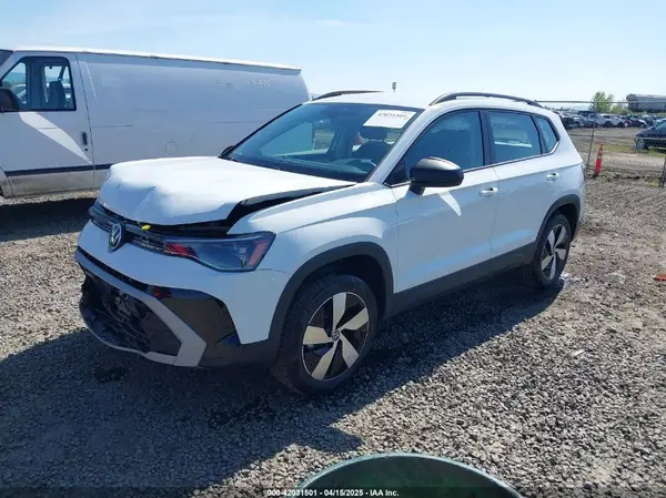 3VV8C7B28SM034092 2025 VOLKSWAGEN TAOS - Image 2