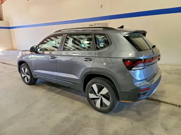 3VV8C7B28SM082059 2025 VOLKSWAGEN TAOS - Image 2