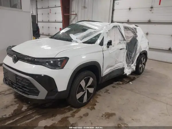 3VV8C7B29SM006883 2025 VOLKSWAGEN TAOS - Image 2