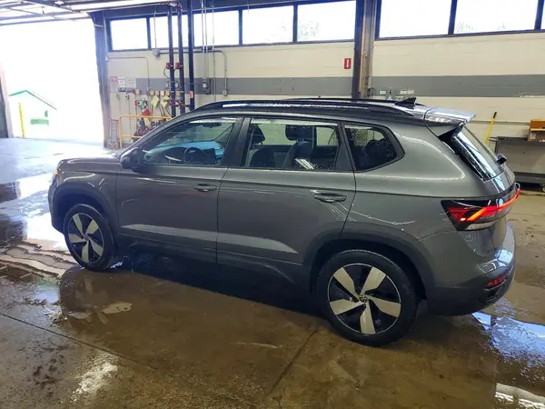 3VV8C7B29SM029306 2025 VOLKSWAGEN TAOS - Image 2