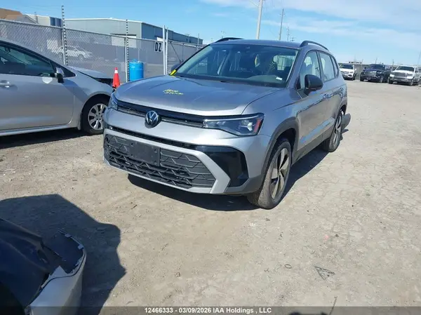 3VV8C7B2XSM029525 2025 VOLKSWAGEN TAOS - Image 2