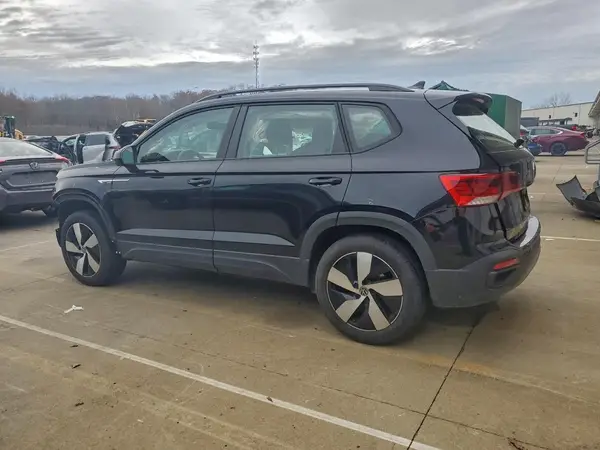 3VV8X7B20RM032397 2024 VOLKSWAGEN TAOS - Image 2
