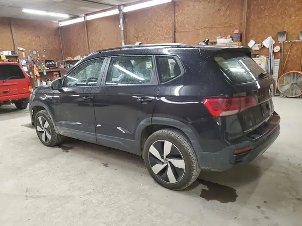 3VV8X7B20RM032643 2024 VOLKSWAGEN TAOS - Image 2