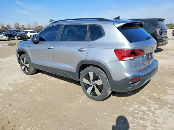 3VV8X7B20RM033758 2024 VOLKSWAGEN TAOS - Image 2