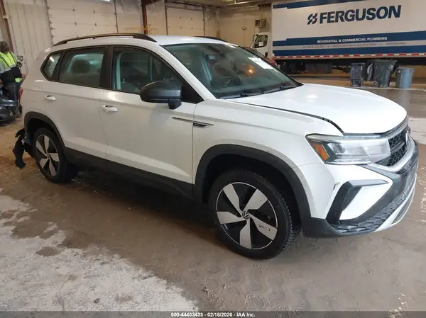 3VV8X7B20RM071555 2024 VOLKSWAGEN TAOS - Image 1