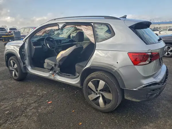 3VV8X7B20RM089165 2024 VOLKSWAGEN TAOS - Image 2
