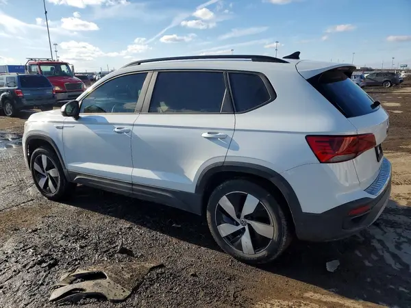 3VV8X7B21RM023076 2024 VOLKSWAGEN TAOS - Image 2