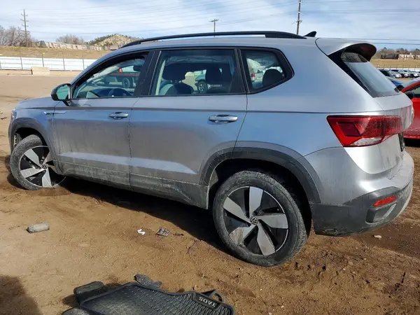 3VV8X7B21RM030173 2024 VOLKSWAGEN TAOS - Image 2