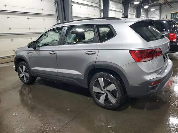 3VV8X7B21RM121220 2024 VOLKSWAGEN TAOS - Image 2