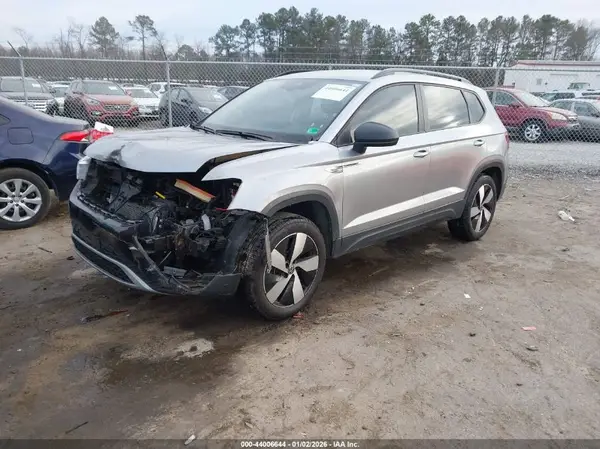 3VV8X7B22RM035642 2024 VOLKSWAGEN TAOS - Image 2