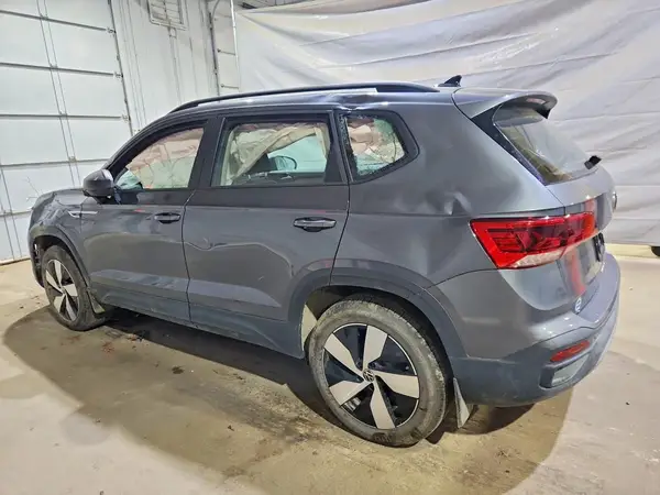 3VV8X7B22RM081598 2024 VOLKSWAGEN TAOS - Image 2