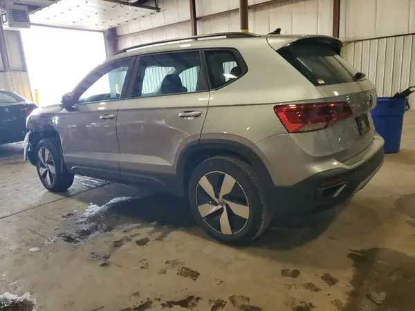 3VV8X7B23RM016100 2024 VOLKSWAGEN TAOS - Image 2