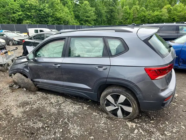 3VV8X7B23RM019269 2024 VOLKSWAGEN TAOS - Image 2