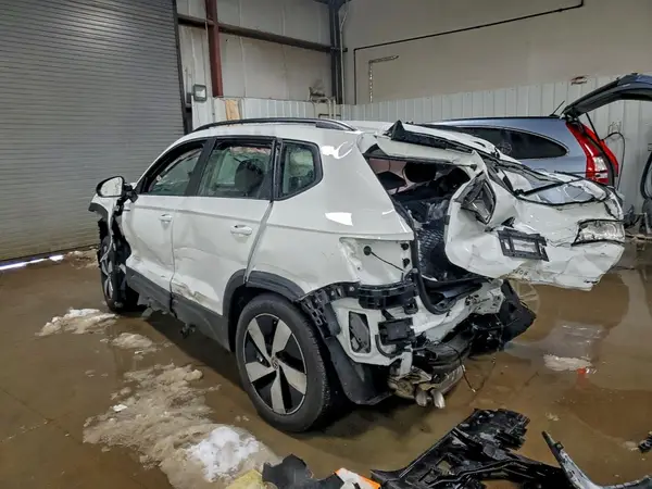 3VV8X7B24RM019457 2024 VOLKSWAGEN TAOS - Image 2