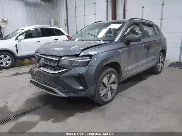 3VV8X7B24RM112026 2024 VOLKSWAGEN TAOS - Image 2
