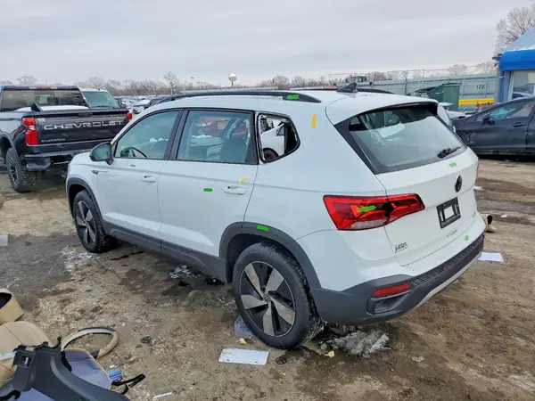 3VV8X7B24RM117842 2024 VOLKSWAGEN TAOS - Image 2