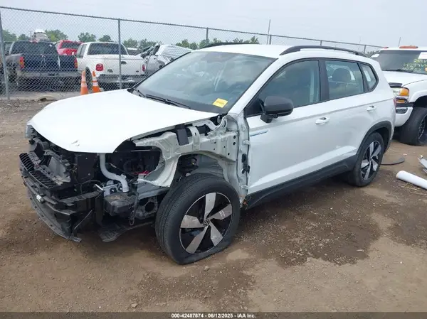 3VV8X7B25RM041693 2024 VOLKSWAGEN TAOS - Image 2
