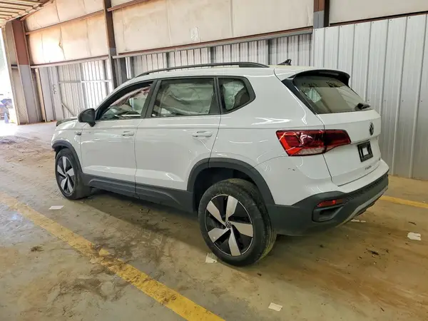 3VV8X7B26RM017970 2024 VOLKSWAGEN TAOS - Image 2