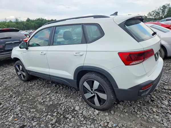 3VV8X7B26RM109144 2024 VOLKSWAGEN TAOS - Image 2