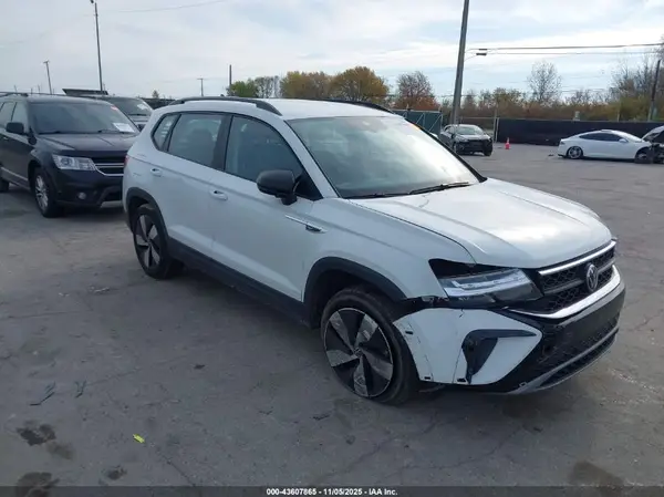 3VV8X7B27RM017153 2024 VOLKSWAGEN TAOS - Image 1