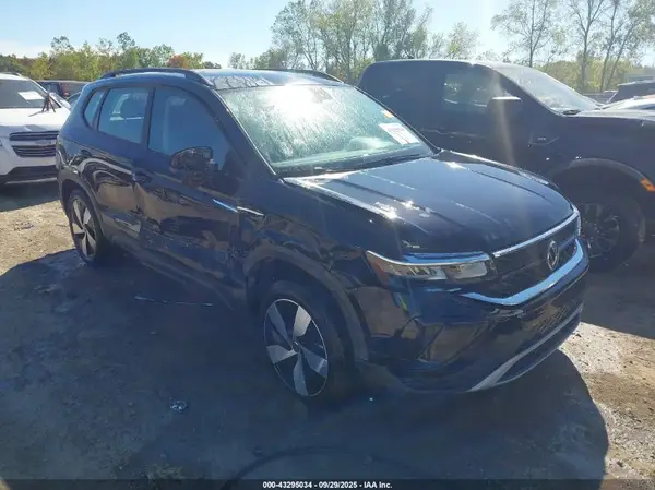 3VV8X7B27RM049228 2024 VOLKSWAGEN TAOS - Image 1