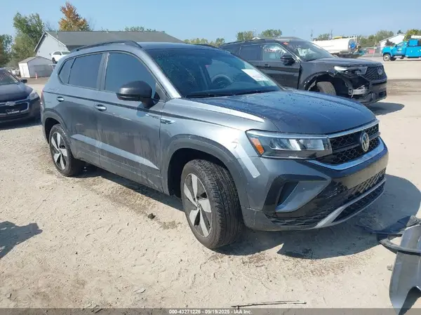 3VV8X7B27RM061105 2024 VOLKSWAGEN TAOS - Image 1